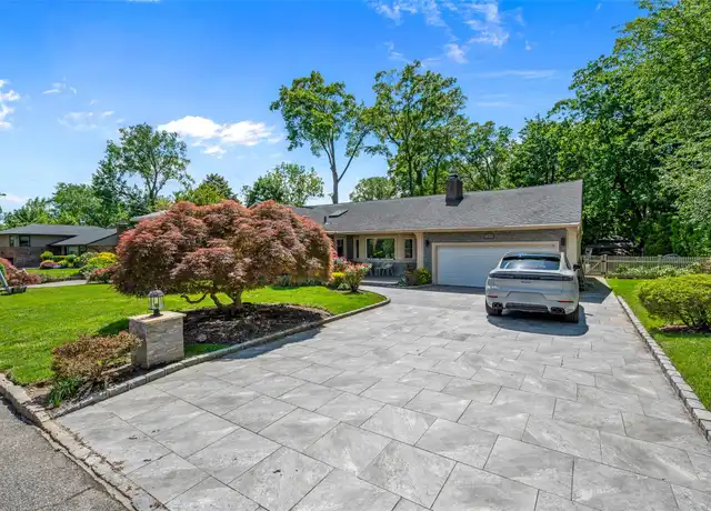 Property at 31 Vista Rd, Roslyn Heights, NY, 11577, 3 beds, 3 baths, [object Object]