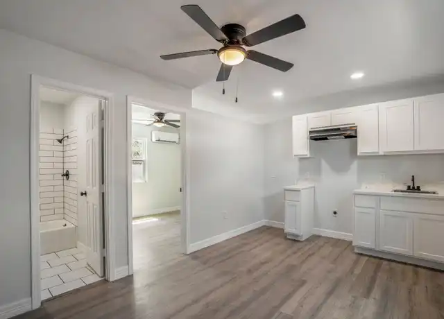 Property at 7836 Avenue E, Houston, TX, 77012, 1 bed, 1 bath, [object Object]