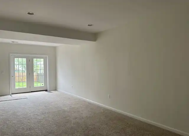 Property at 14915 Abilene Way, Woodbridge, VA, 22193, 2 beds, 1 bath, [object Object]