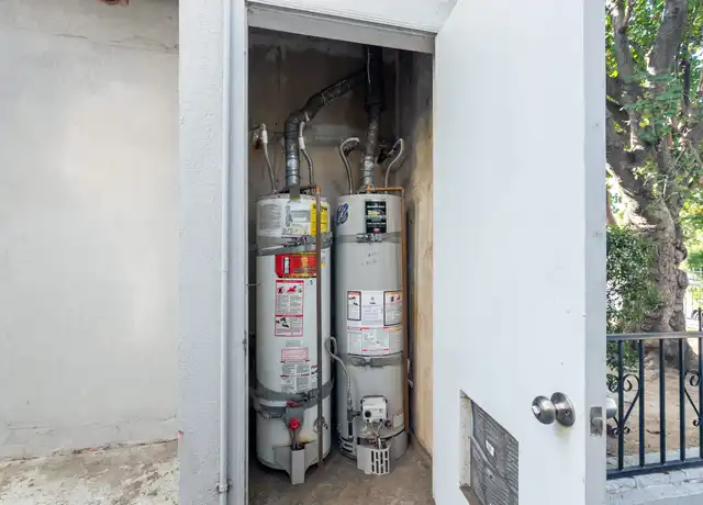 Property at 1160 S Norton Ave Unit 102, Los Angeles, CA, 90019, 1 bed, 1 bath, [object Object]
