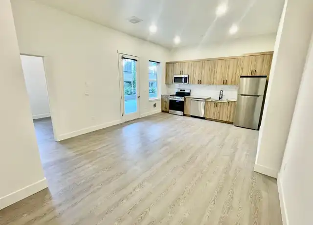 Property at 2425 NE Alberta St Unit 31, Portland, OR, 97211, 2 beds, 1 bath, [object Object]