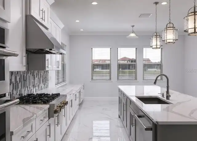 Property at 10511 Royal Cypress Way, Orlando, FL, 32836, 5 beds, 5 baths, [object Object]