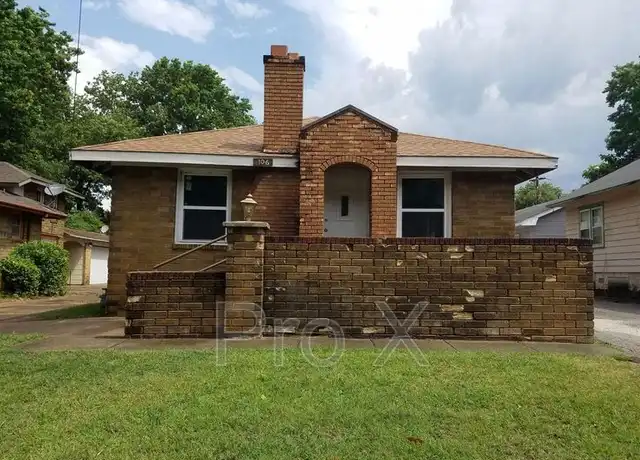 Property at 106 W Hudson St Unit A, Pittsburg, KS, 66762, 3 beds, 2 baths, [object Object]