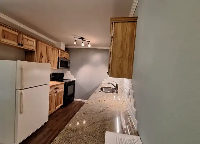 Property at 380 Paradise Cir, Woodland Park, CO, 80863, 1 bed, 1 bath, [object Object]