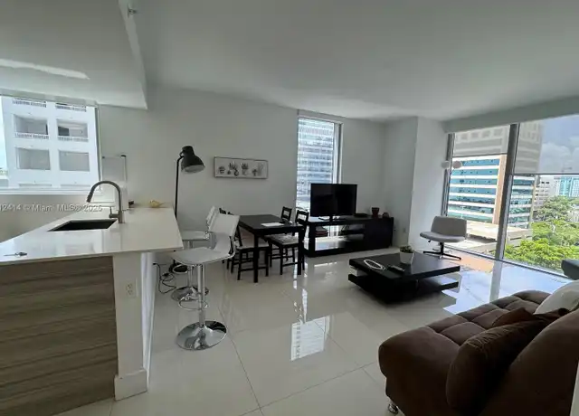 Property at 1300 Brickell Bay Dr #901, Miami, FL, 33131, 1 bed, 1 bath, [object Object]