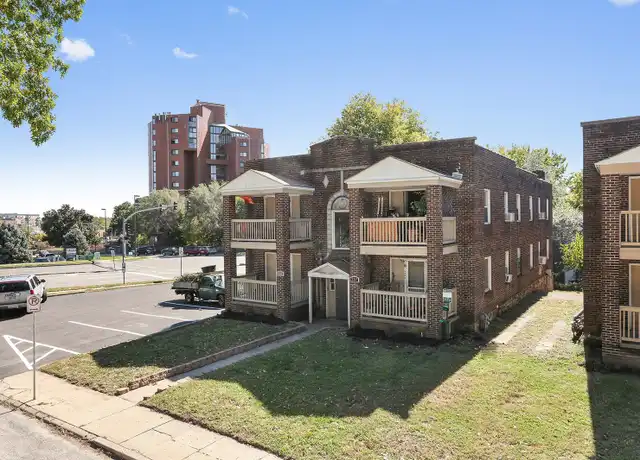 Property at 905 W 40th Ter #03, Kansas City, MO, 64111, 1 bed, 1 bath, [object Object]