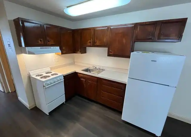 Property at 2100 Saint Johns Pl Unit 2111, Louisville, KY, 40210, 2 beds, 1 bath, [object Object]