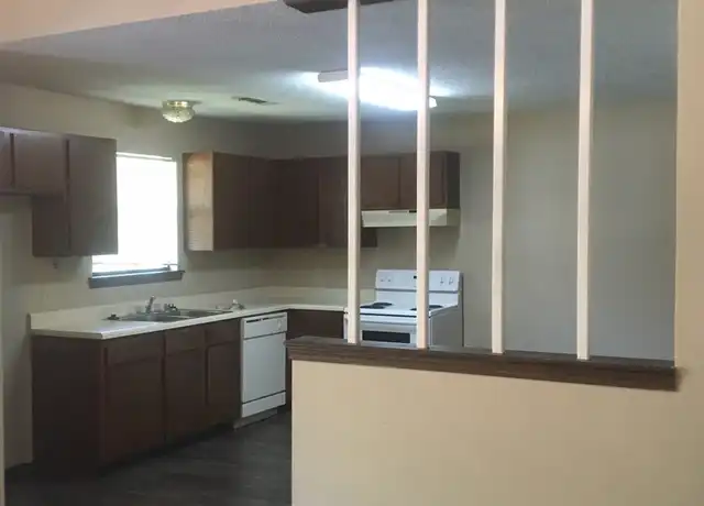 Property at 1294 SE Farmers Dr Unit 1294, Fayetteville, AR, 72701, 2 beds, 1 bath, [object Object]