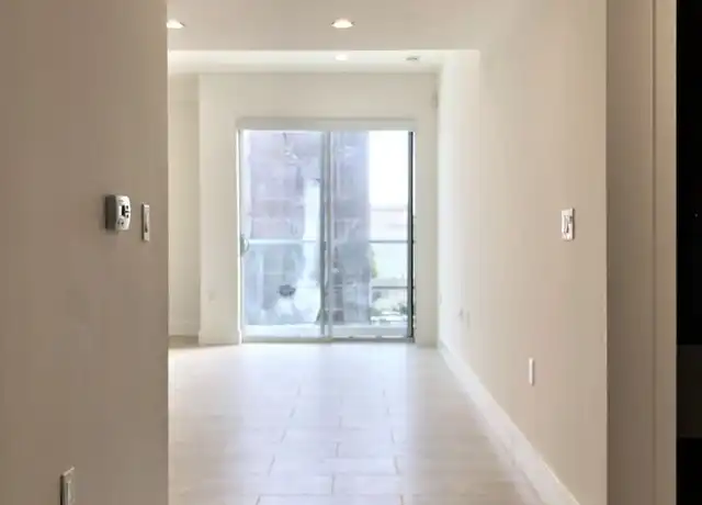 Property at 1750 Sawtelle Blvd Unit 302, Los Angeles, CA, 90025, 1 bed, 1 bath, [object Object]