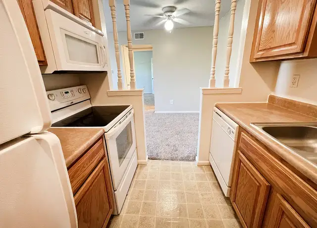 Photo of 865 Revere Village Ct, Dayton, OH 45458