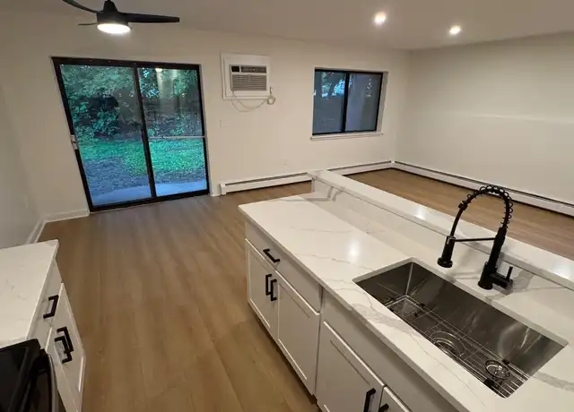 Property at 20 Crum Elbow Rd Unit 8C, Hyde Park, NY, 12538, 2 beds, 1 bath, [object Object]