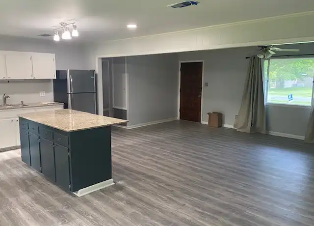 Property at 124 Gordon Crocket Dr, Lafayette, LA, 70508, 3 beds, 1.5 baths, [object Object]
