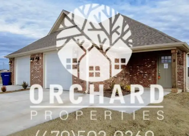Property at 2005 E Brookview Dr, Siloam Springs, AR, 72761, 3 beds, 2 baths, [object Object]