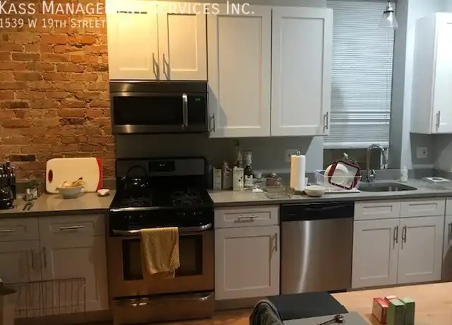 Property at 1539 W 19th St Unit 2R, Chicago, IL, 60608, 2 beds, 1 bath, [object Object]
