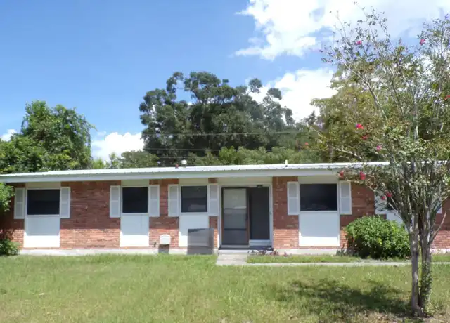 Property at 131 SE Olustee Ave, Lake City, FL, 32025, 3 beds, 2 baths, [object Object]