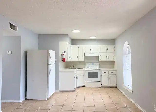 Property at 1012 N 29th St, McAllen, TX, 78501, 2 beds, 1 bath, [object Object]