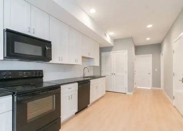 Property at 1507 W Oxford St Unit A, Philadelphia, PA, 19121, 6 beds, 5.5 baths, [object Object]
