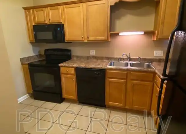 Property at 4500 Westport Woods Ln #101, Louisville, KY, 40245, 2 beds, 2 baths, [object Object]