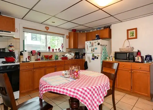Property at 18 Summit Ave Unit 5, Somerville, MA, 02143, 3 beds, 1 bath, [object Object]