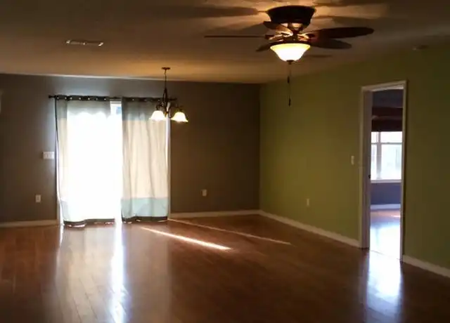 Property at 219 Limestone Cir, Crestview, FL, 32539, 3 beds, 2 baths, [object Object]