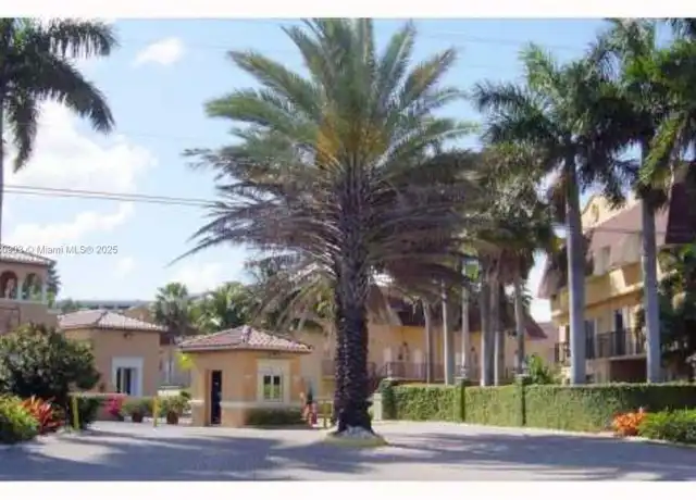 Property at 6707 N Kendall Dr #113, Pinecrest, FL, 33156, 2 beds, 1.5 baths, [object Object]