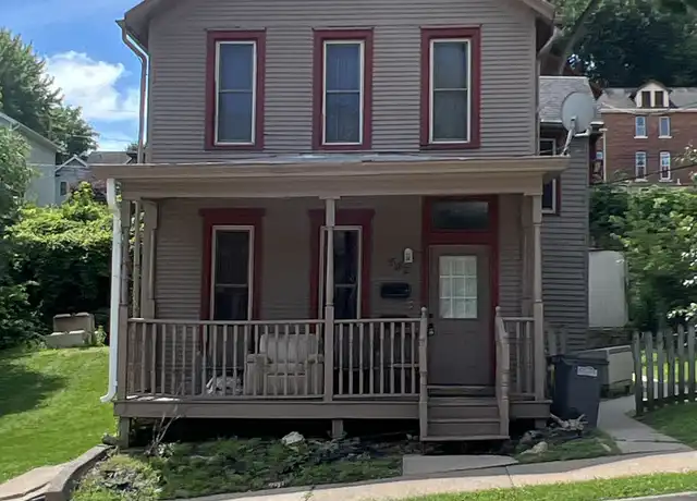 Property at 582 Loras Blvd Unit 2, Dubuque, IA, 52001, 1 bed, 1 bath, [object Object]
