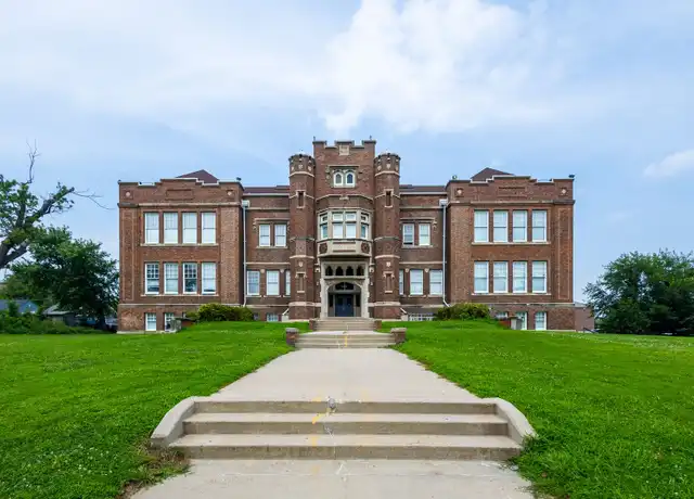 Property at 2120 Deer Park Blvd Unit 3, Omaha, NE, 68108, 2 beds, 1 bath, [object Object]