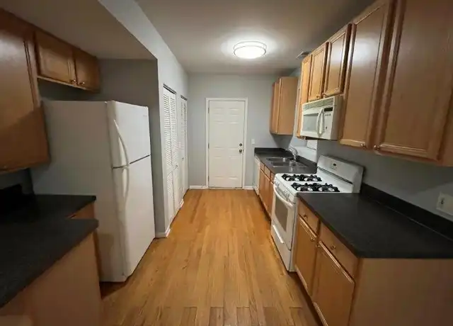 Property at 2314 W Rosemont Ave, Chicago, IL, 60659, 2 beds, 2 baths, [object Object]