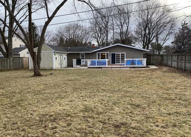 Photo of 205 Sandholm St, Geneva, IL 60134