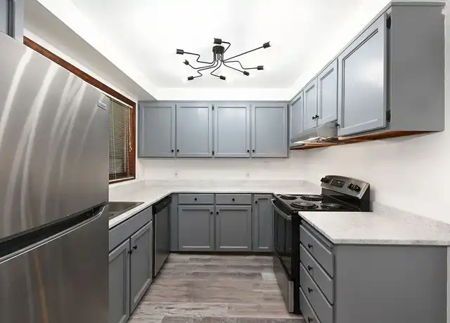 Property at Renovated 3 bed 1.5 bath. Modern Finishes - 10707 Des Moines Memorial Dr S, Seattle, WA, 98168, 3 beds, 1.5 baths, [object Object]