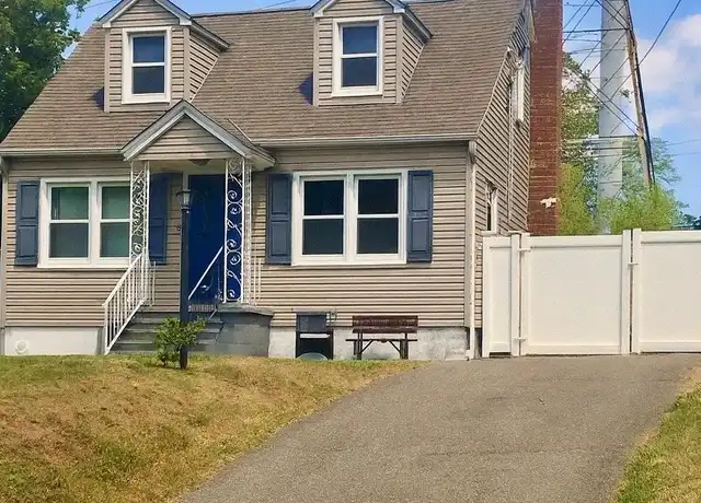 Property at 4299 Express Dr N, Ronkonkoma, NY, 11779, 3 beds, 1 bath, [object Object]