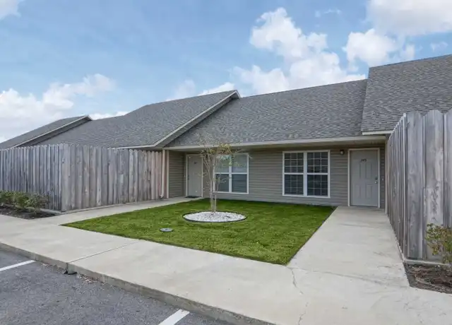 Property at Commerce Square Apartments - 5930 Rees Rd, Jonesboro, AR, 72401, 1 bed, 1 bath, [object Object]