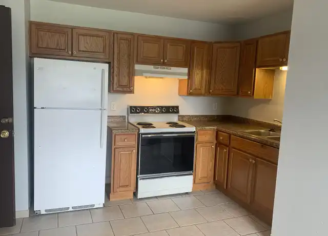 Property at 4410 Kennedy Dr, Racine, WI, 53404, 2 beds, 1 bath, [object Object]