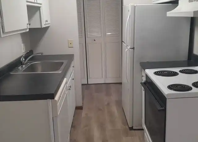 Property at 17 7th Ave SE Unit 33-304, Osseo, MN, 55369, 2 beds, 1 bath, [object Object]