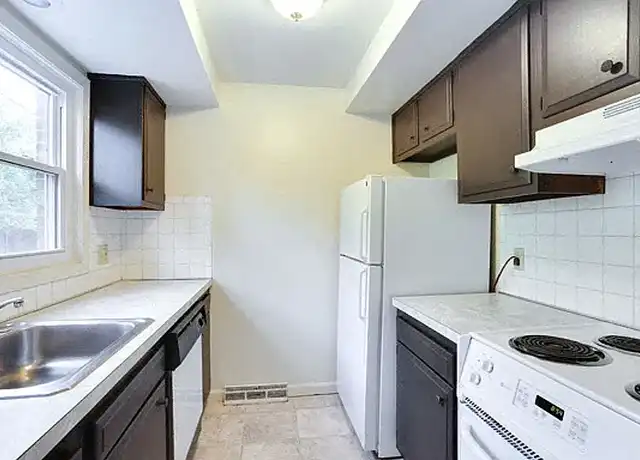 Property at Sunridge Apartments - 60 Sundridge Dr, Amherst, NY, 14228, 2 beds, 1-1.5 bath, [object Object]