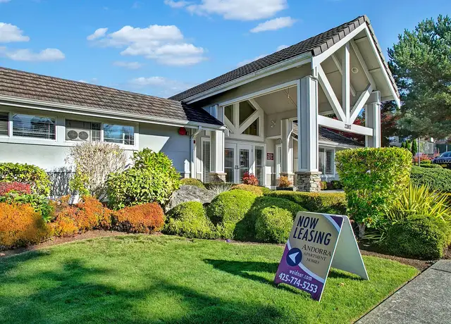 Photo of 22817 Lakeview Dr, Mountlake Terrace, WA 98043