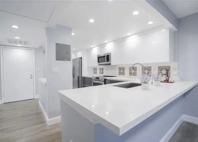 Property at 7 Royal Palm Way #304, Boca Raton, FL, 33432, 2 beds, 2 baths, [object Object]