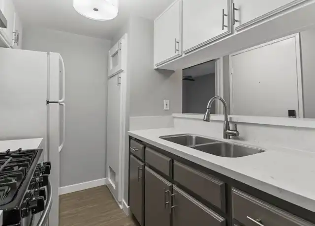 Property at 533 E 11th St Unit 03, Long Beach, CA, 90813, 2 beds, 2 baths, [object Object]