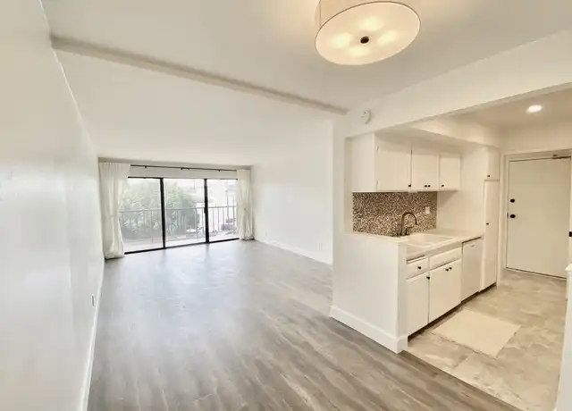 Property at 1803 E Ocean Blvd #303, Long Beach, CA, 90802, 1 bed, 1 bath, [object Object]