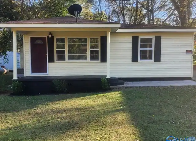 Property at 325 S Plymouth Rd NW, Huntsville, AL, 35811, 3 beds, 2 baths, [object Object]