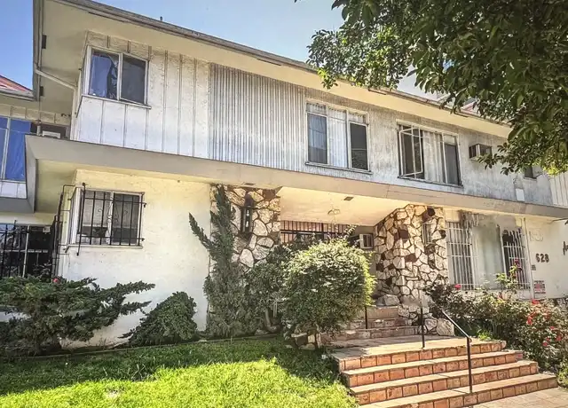 Property at 628 S Ardmore Ave Unit 13, Los Angeles, CA, 90005, 0 beds, 1 bath, [object Object]