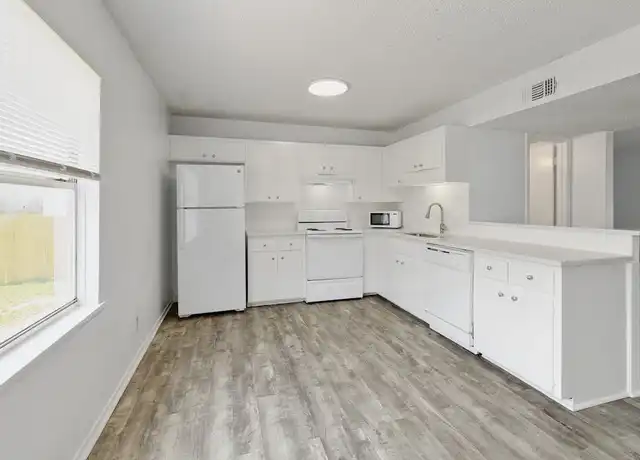 Property at 5211 Thunderbird St Unit A, Lago Vista, TX, 78645, 3 beds, 1.5 baths, [object Object]