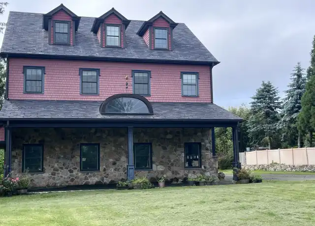 Property at 8 Sunnyview Dr, Redding, CT, 06896, 2 beds, 1.5 baths, [object Object]