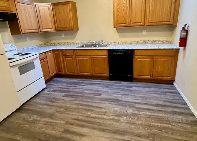 Property at 406 N 8th St Unit 3, Yakima, WA, 98901, 3 beds, 1 bath, [object Object]
