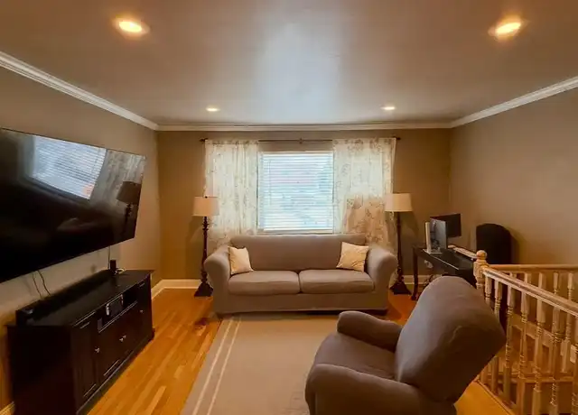Property at 198-44 Pompeii Ave Unit 2, Hollis, NY, 11423, 1 bed, 1 bath, [object Object]
