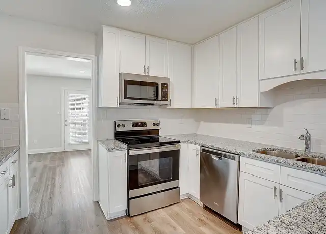 Property at Strawberry Hill - 4051 Bannockburn Pl, Charlotte, NC, 28211, 1 bed, 1.5 baths, [object Object]