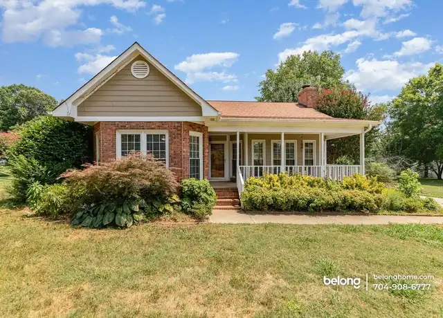Property at 5142 Blackberry Ln, Matthews, NC, 28104, 3 beds, 2 baths, [object Object]
