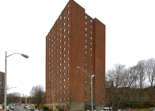 Property at 75 East Ave Unit 102, Pawtucket, RI, 02860, 2 beds, 1 bath, [object Object]