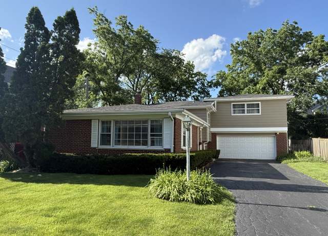 Photo of 1326 Meadow Ln, Deerfield, IL 60015
