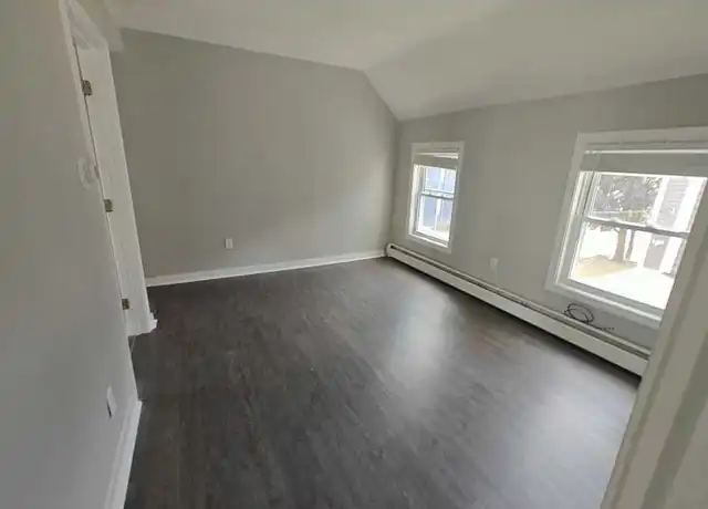 Property at 27 Vine St Unit 11, Haverhill, MA, 01830, 2 beds, 1 bath, [object Object]